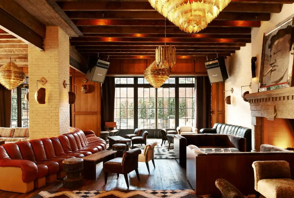 Die Lounge des Ludlow Hotel in New York City, USA.