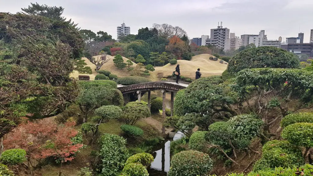 Brücke im Suizenji Garten auf Kyushu in Japan.