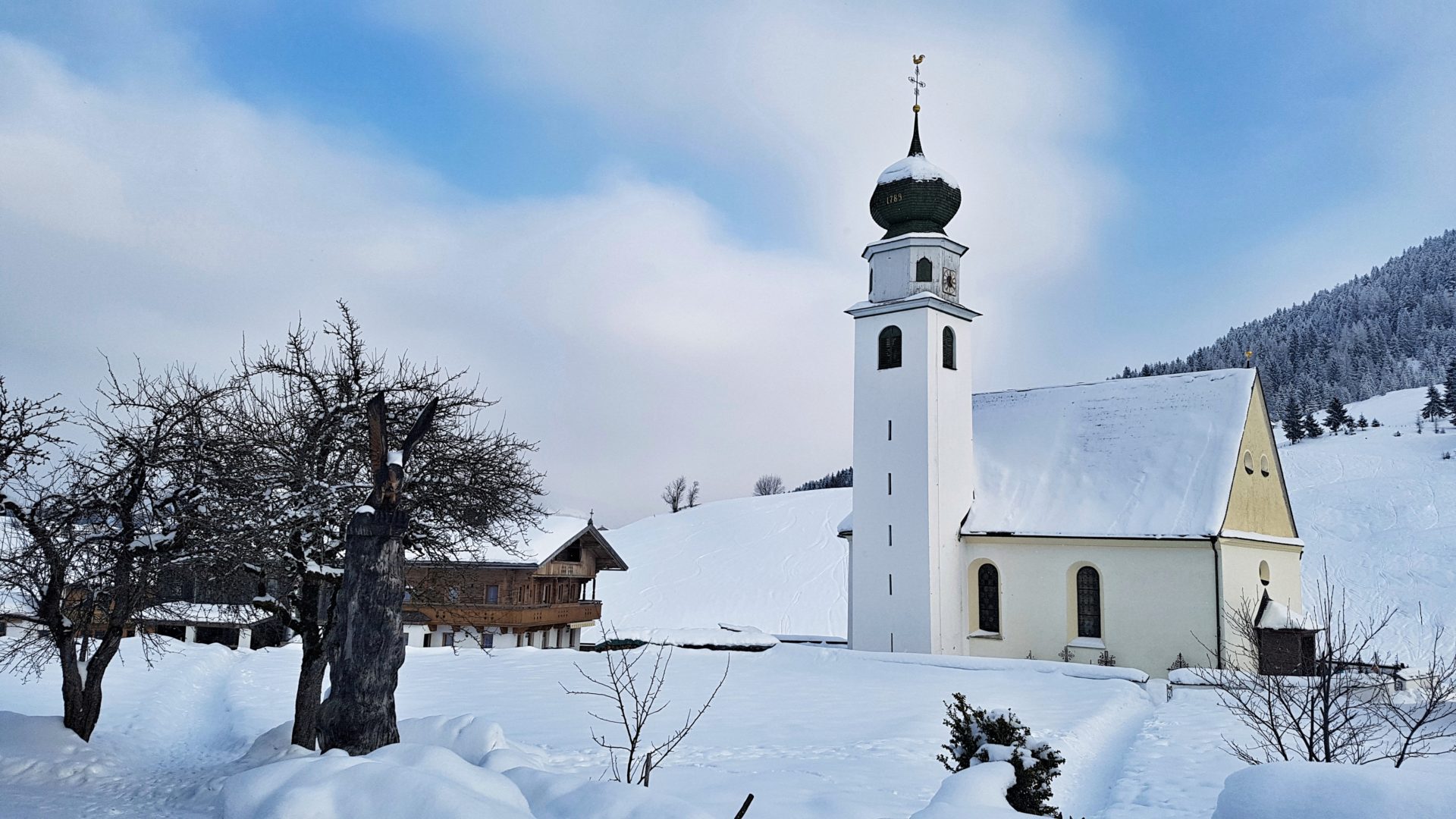 Kirche in Thierbach, Ski Juwel in Tirol, Österreich