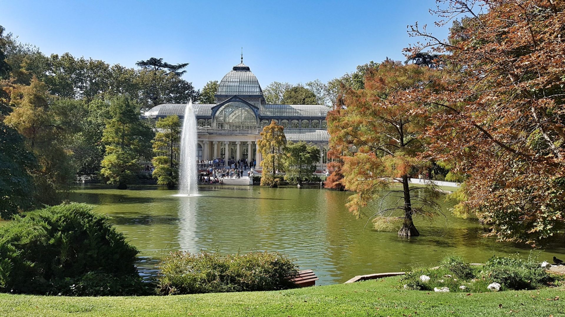 Palacio de Cristal im Parque de El Retiro in Madrid, Spanien.