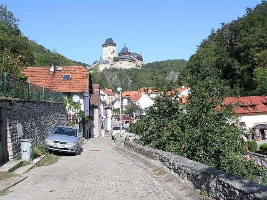 Ein Tagesausflug zur Burg Karlstejn, Tschechische Republik.