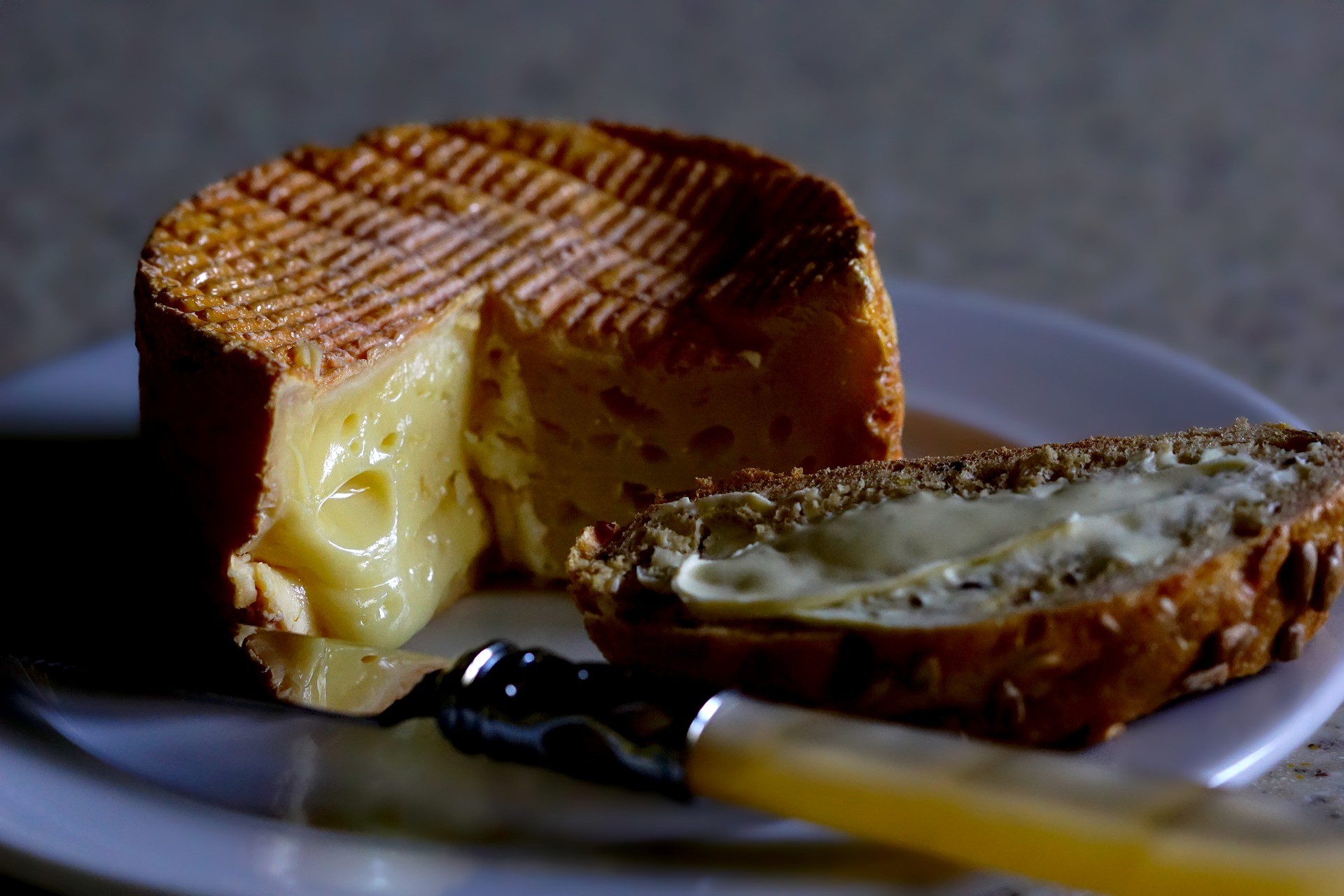 Französisches Essen - Käse und Brot