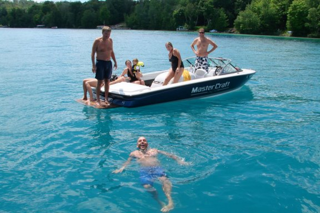 Schwimmen im Torch Lake in Michigan, USA