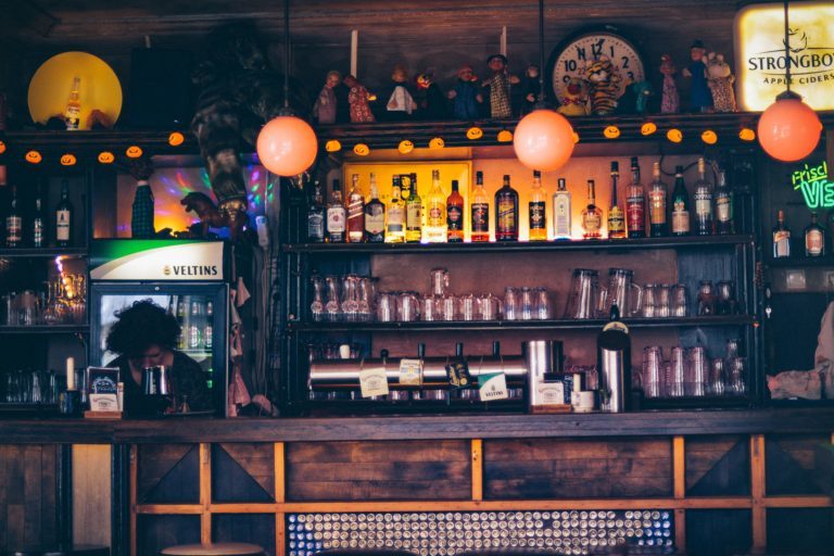 Die besten Bars in Berlin (inklusive Rooftop Bars)