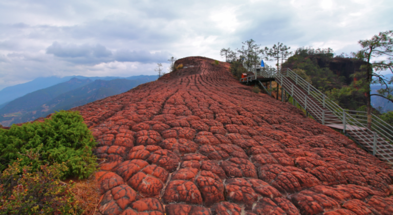 Besuche Yunnan: Die roten Felsen von Liming