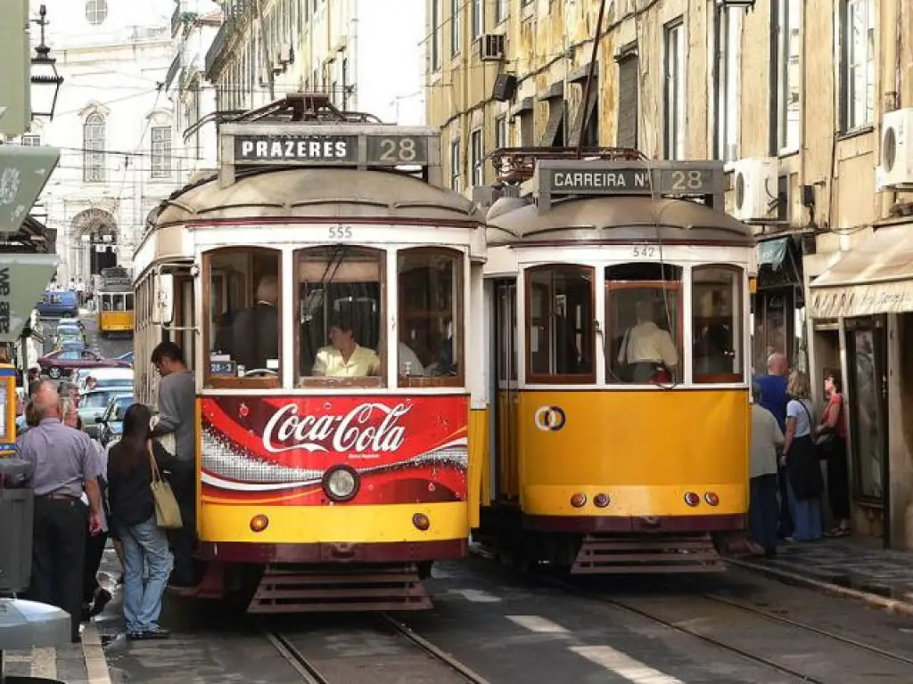 Die berühmte Lissabonner Straßenbahn 28.
