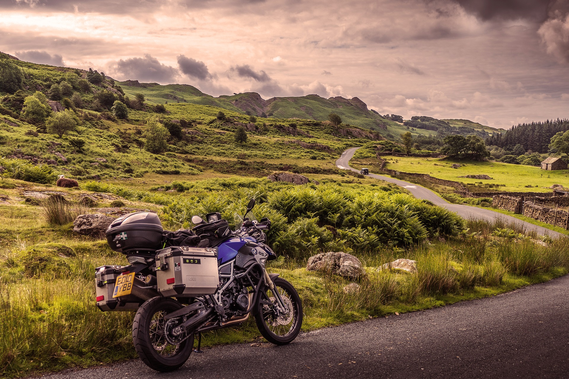 Backpacking mit dem Motorrad; Sicherheitstipps für die Anmietung eines Motorrads auf Reisen.