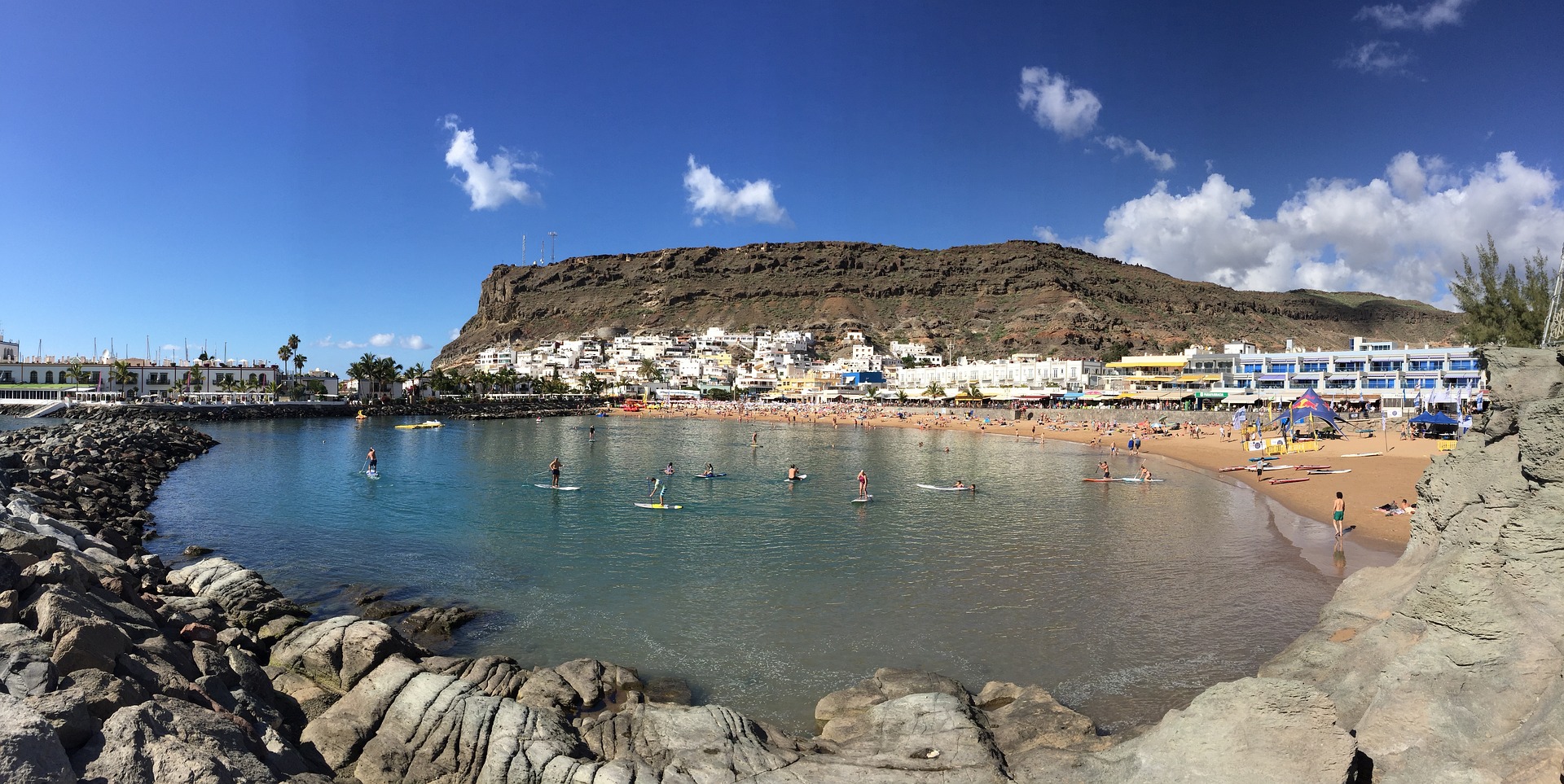 Bucht und Strand in Puerto de Mogan in Gran Canaria, Spanien.