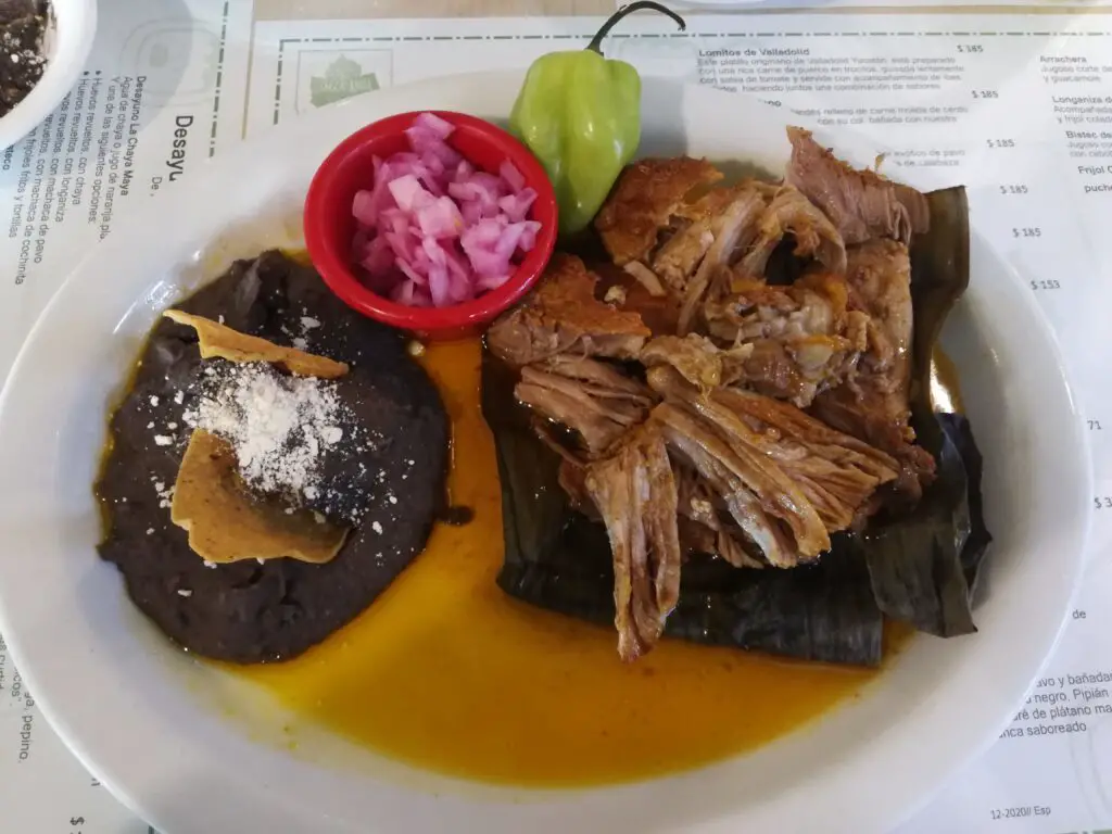 Cochinita Pibil - Ein beliebtes Gericht von der Halbinsel Yucatan, Mexiko.