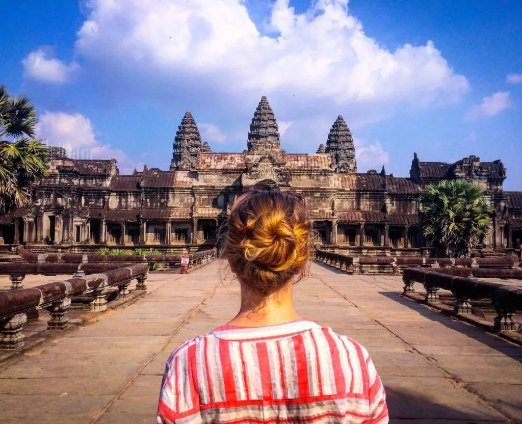 Reisende in Angkor Wat, in Kambodscha