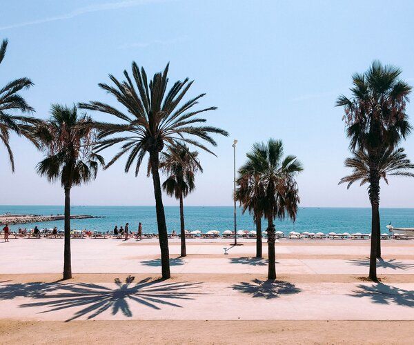 Der Strand Nova Icària in Barcelona.