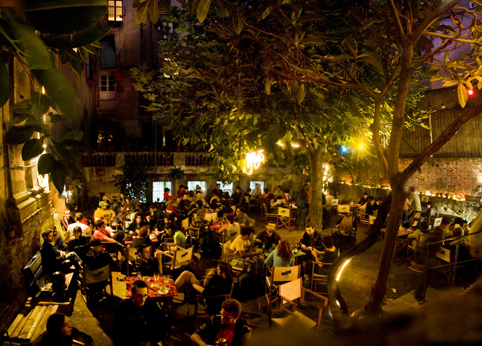 Draußen im Antic Theater in Barcelona, Spanien.