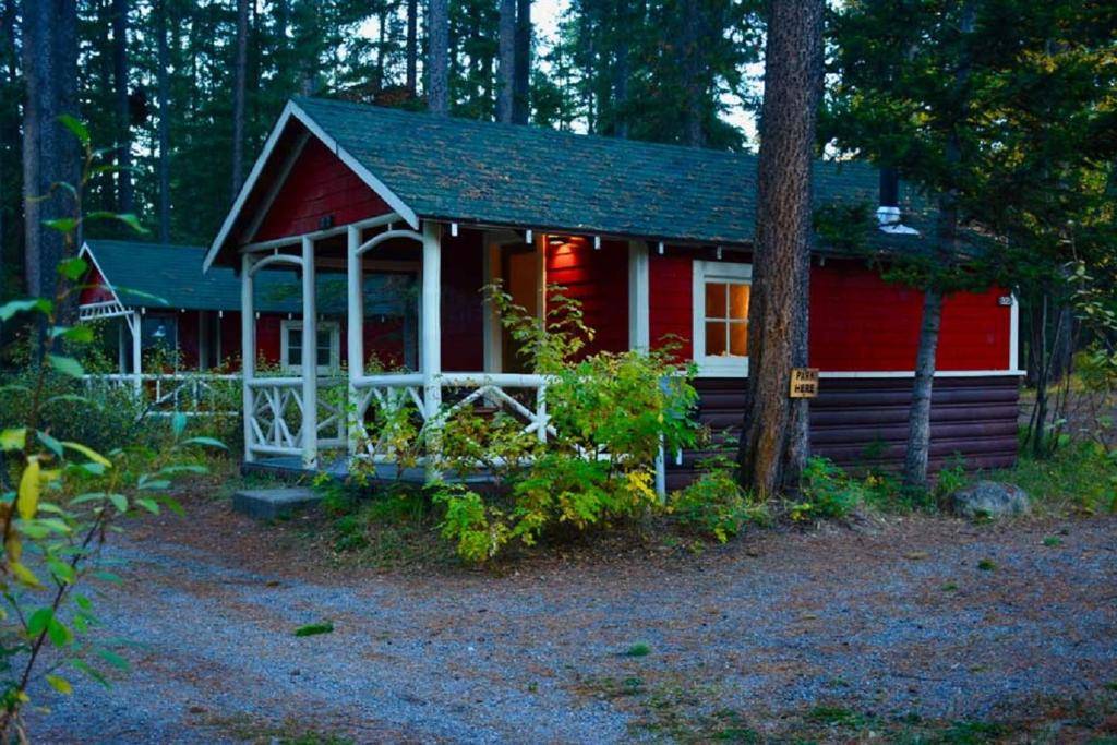 Johnston Canyon Lodge und Bungalows