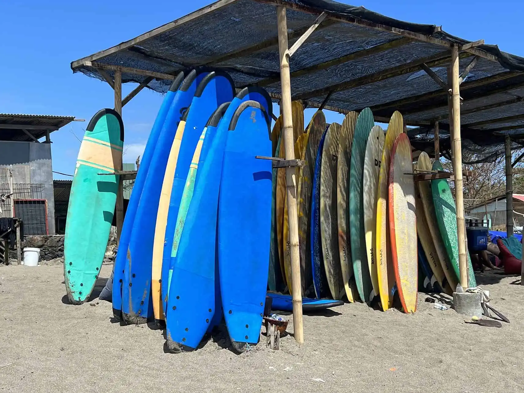 Surfbrettverleih in Bali, Indonesien