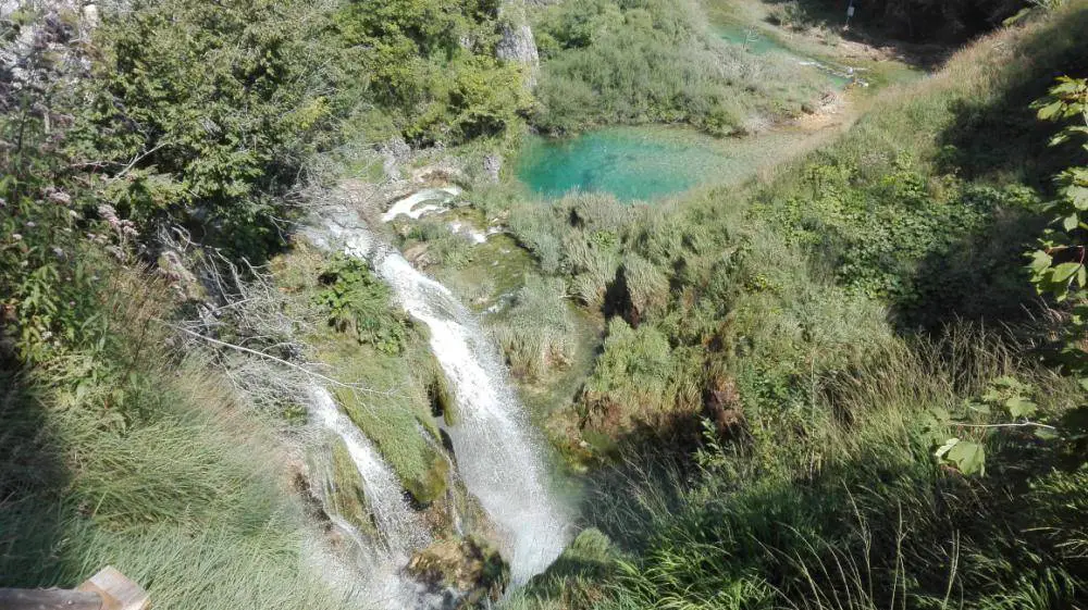 Sicht auf die Wasserfälle von den Plitvice Lakes in Kroatien.