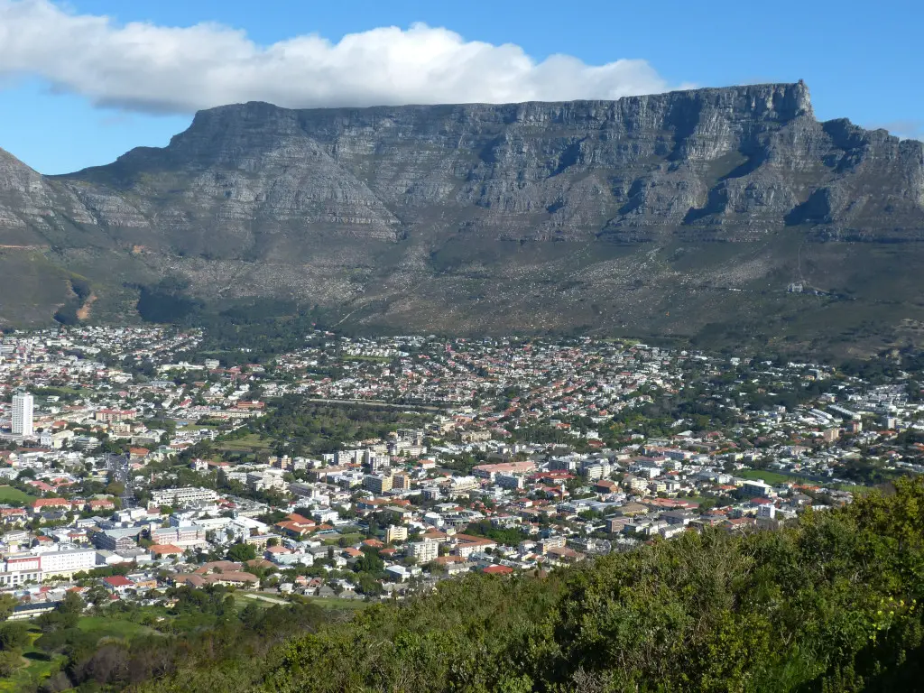 Blick auf den Tafelberg. Einzigartige Aktivitäten in Kapstadt.