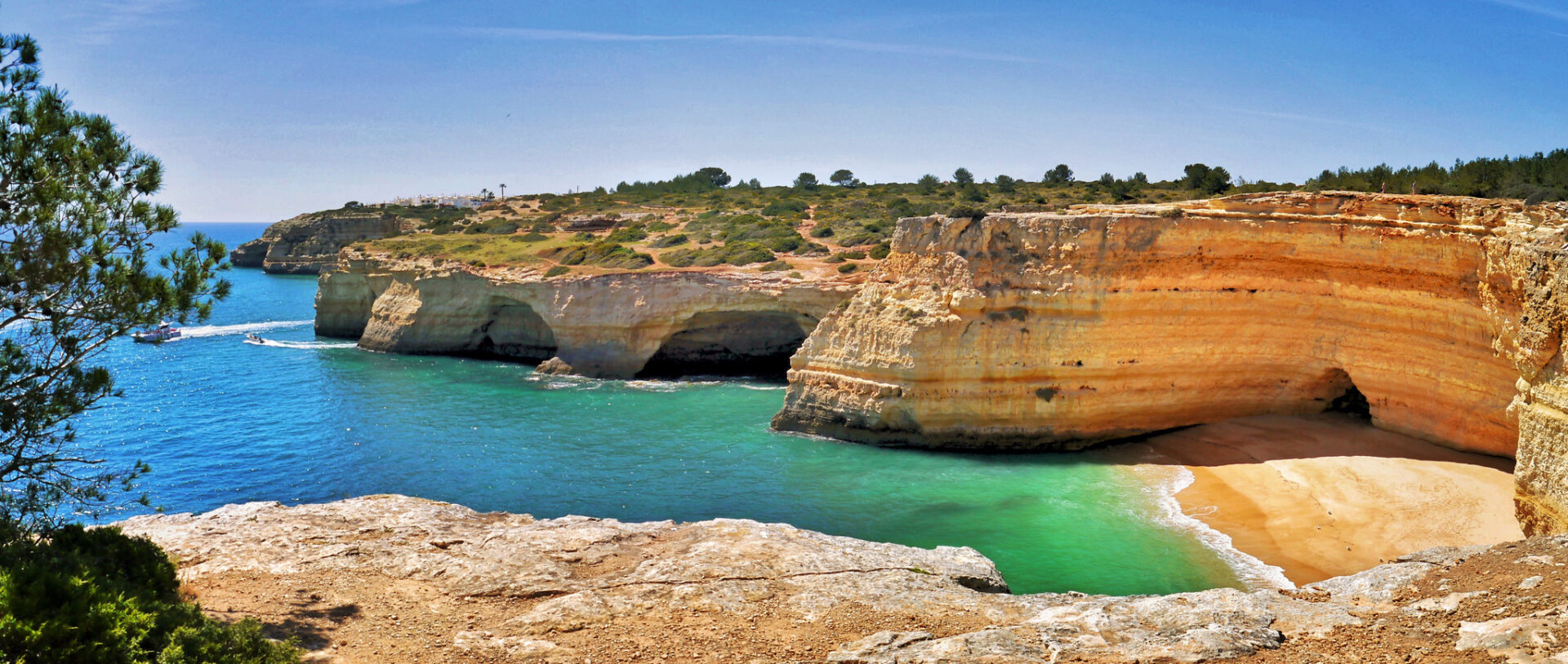 Praia da Corredoura - Hängende Täler, Portugal.