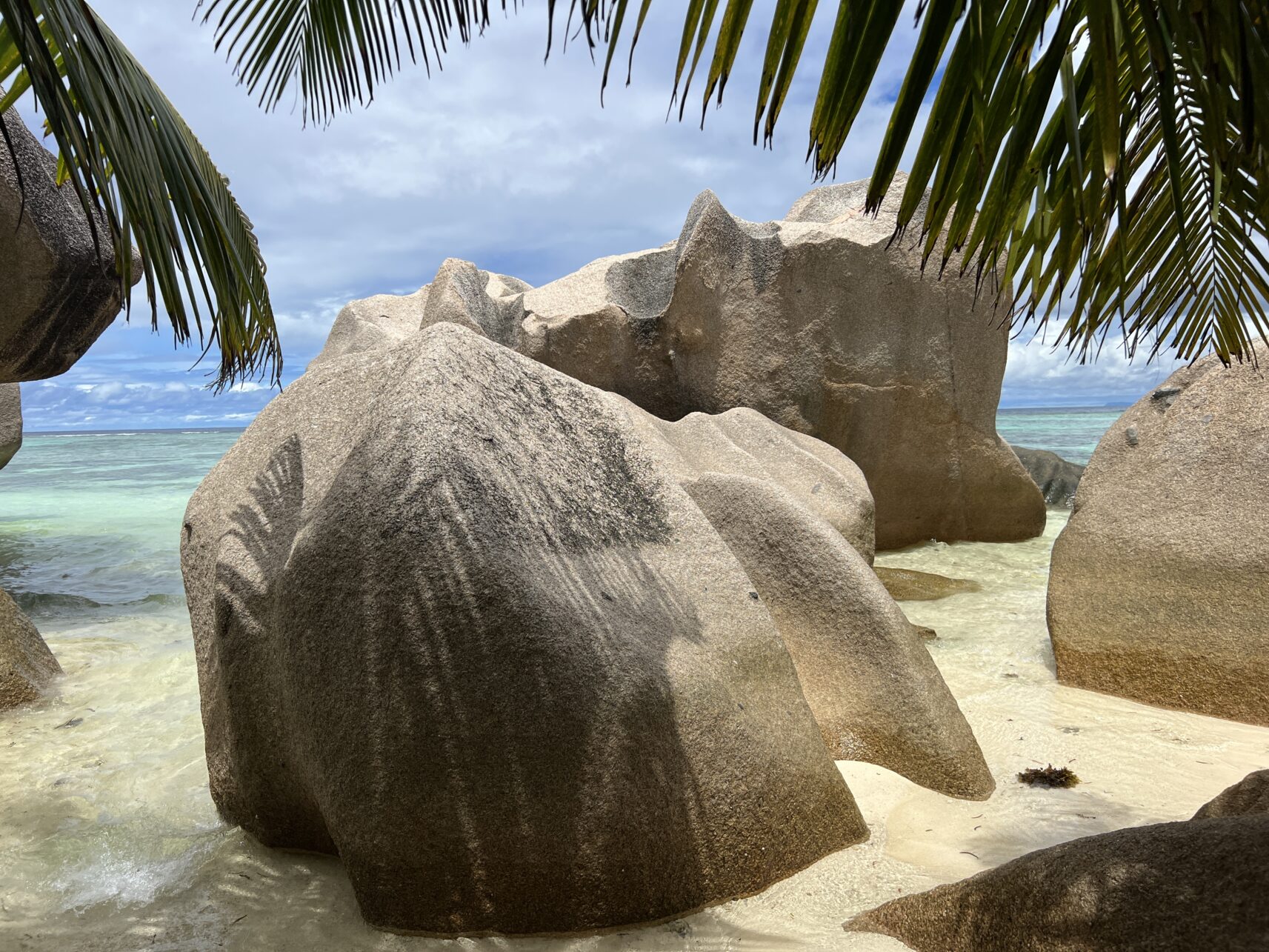 Granitfelsen in allen Farben und Formen - Kunstwerke der Natur auf den Seychellen.
