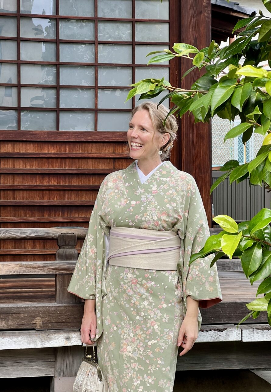 Es ist ein unglaubliches Gefühl, im Kimono zum Tempel zu gehen.