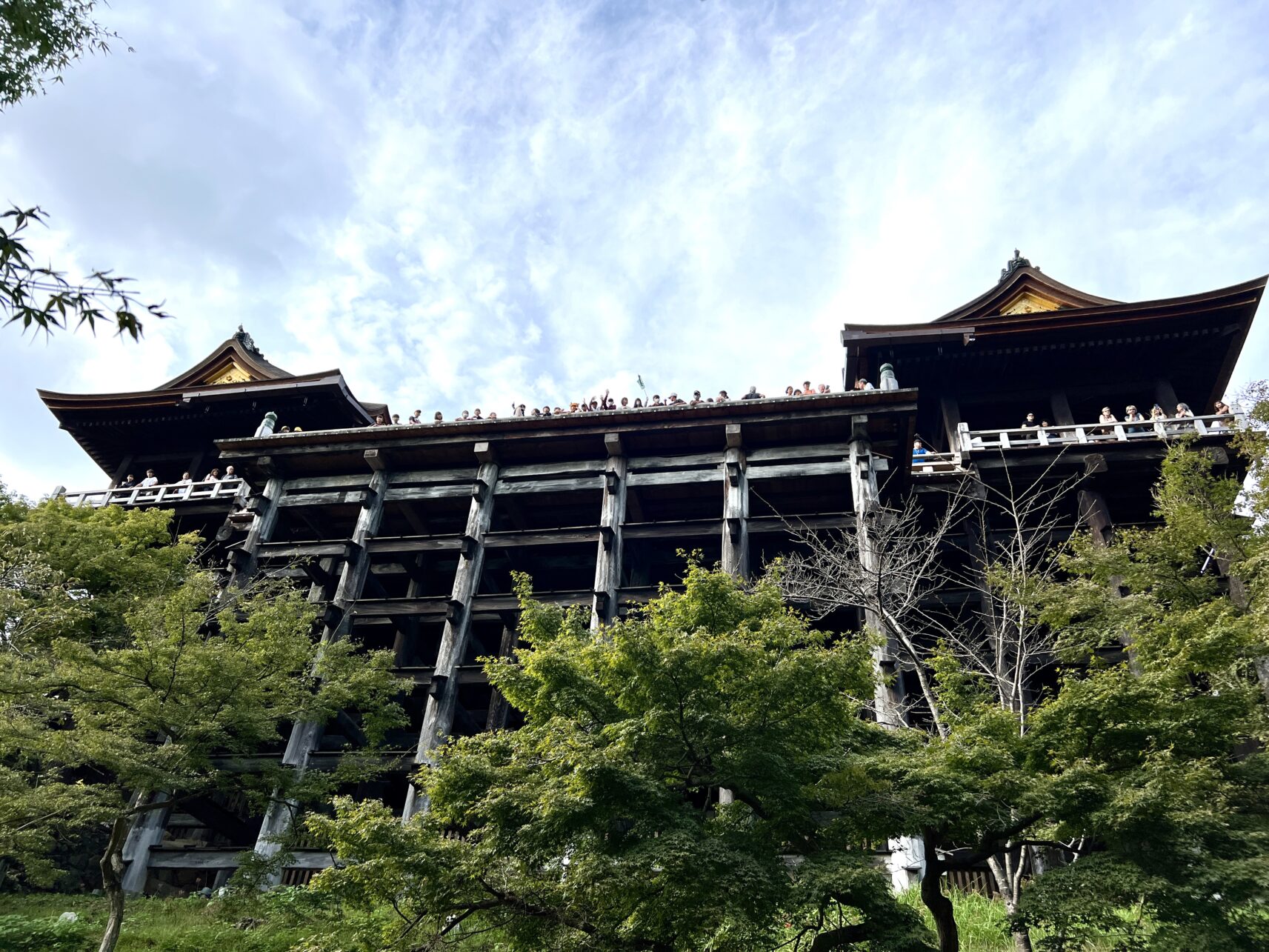 Die Holzkonstruktion des Tempels in Kyoto, Japan.